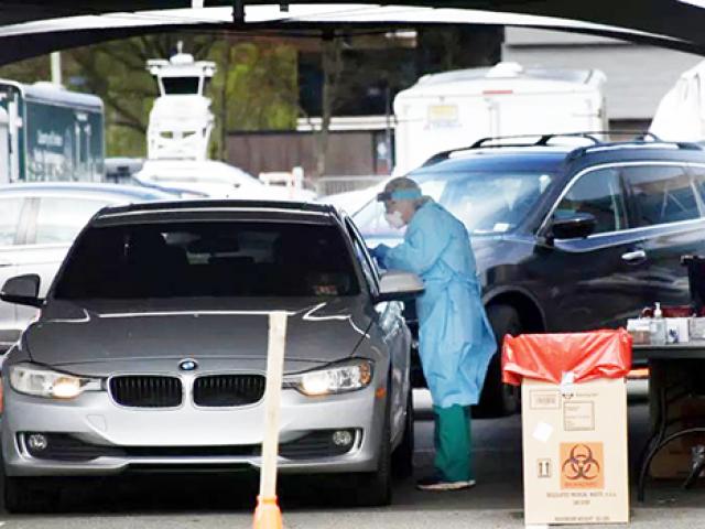 Medical staff at Union County's COVID-19 testing site on Kean University's campus