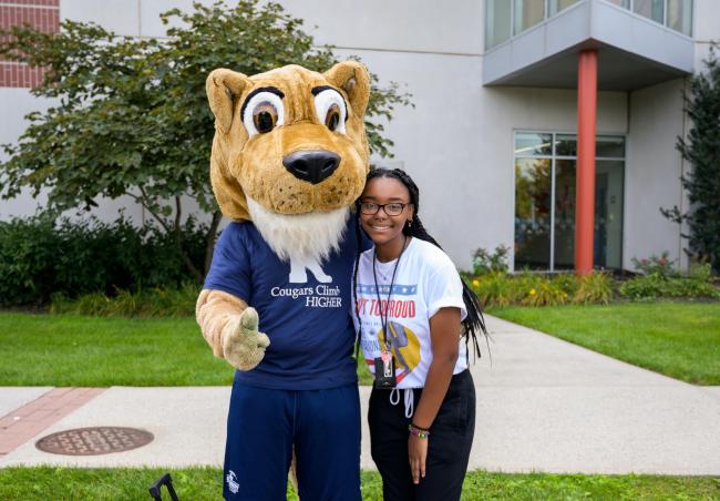 Kean student with Cougar