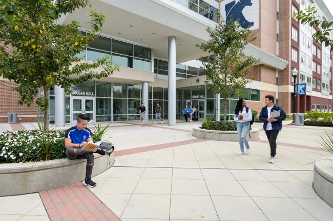 Students in front of Cougar Hall