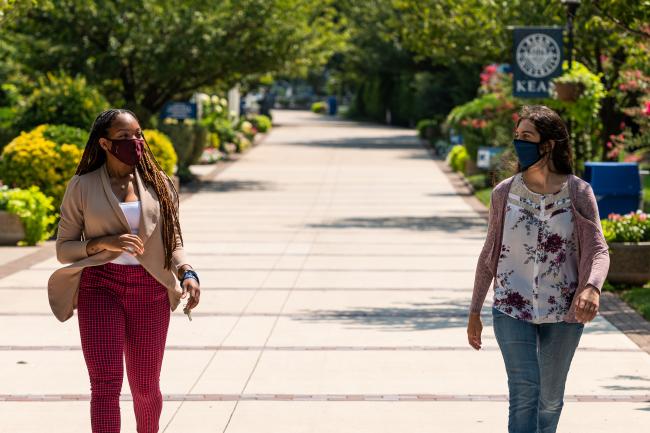 Social distancing on Cougar Walk