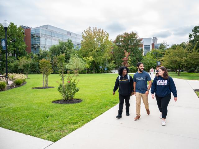 Kean Students stroll down Cougar Walk