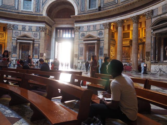 Kean student staring at architecture in Rome