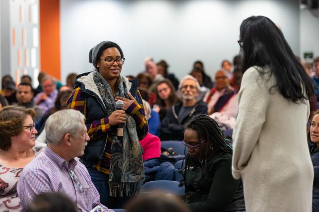 Judy Smith takes questions from the crowd