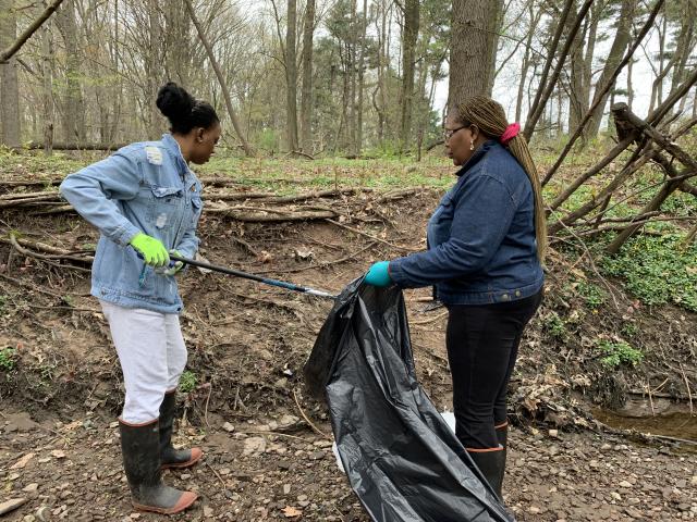 Kean students clean up the Elizabeth River which runs through East Campus