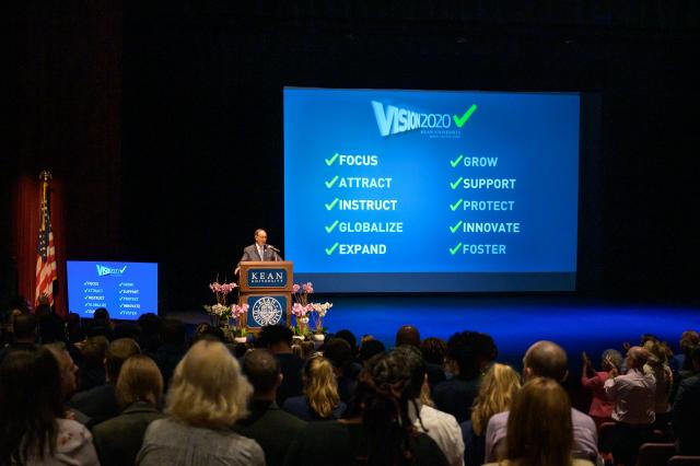 The audience gave Kean's president a warm ovation at the end of his speech.