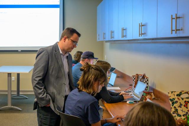 Associate Prof. Ed Johnston uses LinkedIn Leaning in his classes.