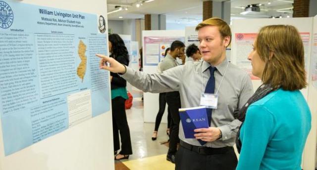 Student explains research project