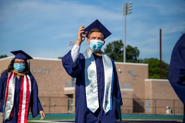 Grad waves at the crowd