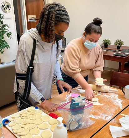 Occupational therapist and client preparing to bake cookies together in the Kean OT Community Cares Clinic 