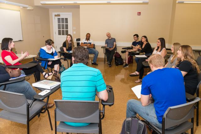 Kean students participate in an advanced psychology class