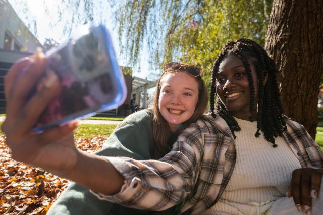 Kean Students take a selfie
