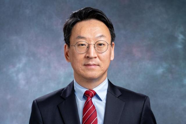 Dr. David Yoo