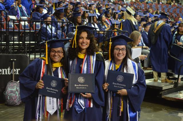 Niepielko Lab students graduating