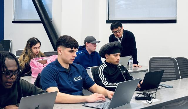 Boyang Li teaching students in a classroom